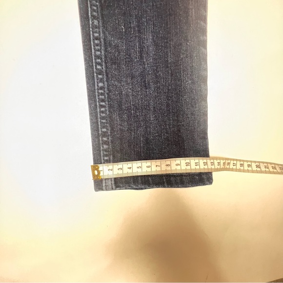 Levi’s mid rise skinny jeans - Picture 5 of 5